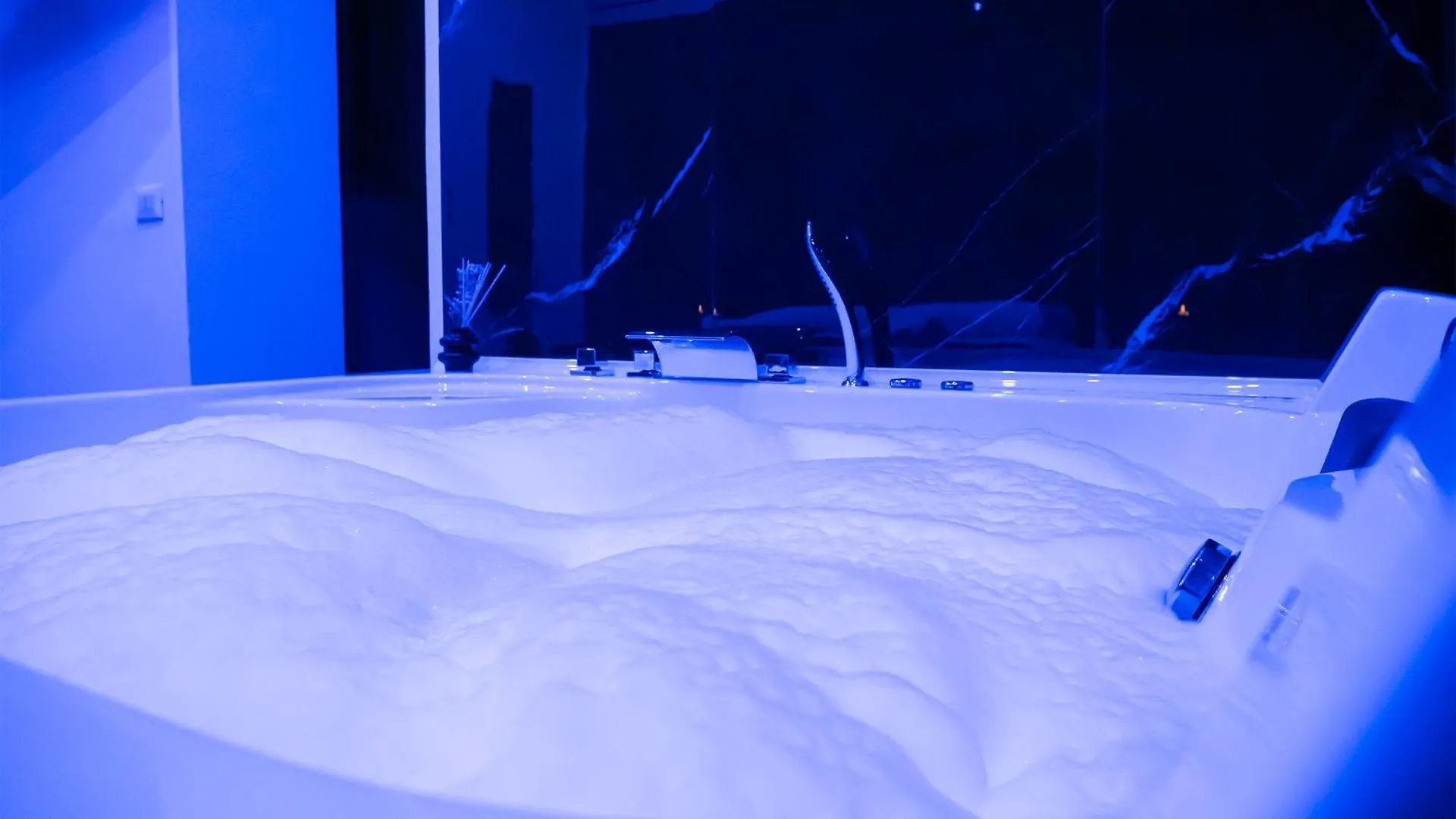 Aliva Suite Lt Palermo Bed & Breakfast