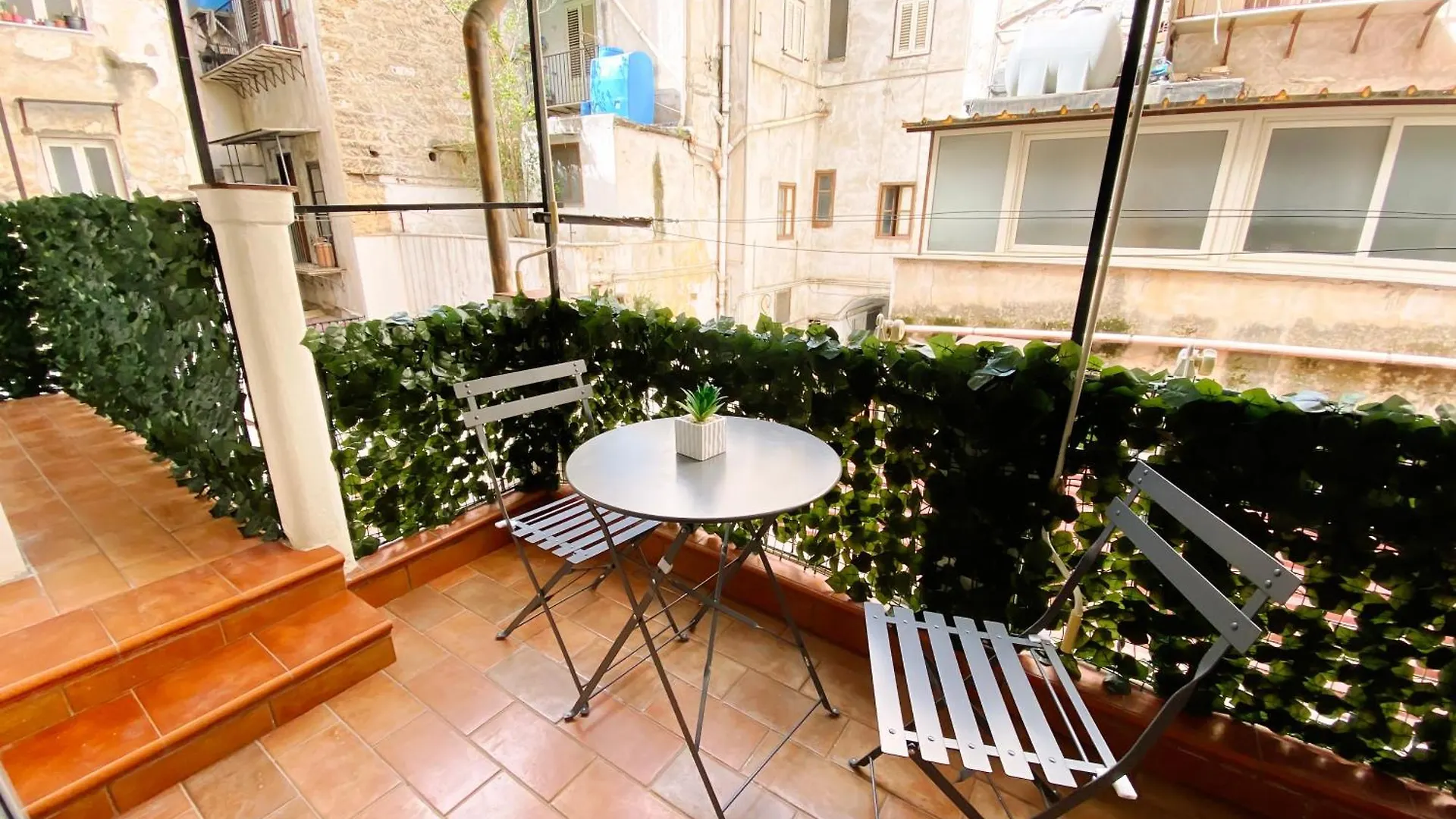 Aliva Suite Lt Palermo 0*,  Italië